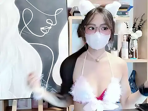 Lush-Office online show from November 20, 2025, 7:30 am