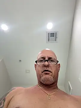 Snapshot of carlospingalinda chatting on February 9, 2025, 4:18 pm carlospingalinda online show from February 9, 2025, 4:18 pm