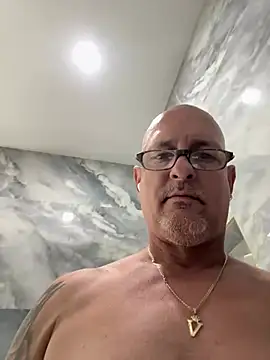 Snapshot of carlospingalinda chatting on March 22, 2025, 11:20 pm carlospingalinda online show from March 22, 2025, 11:20 pm