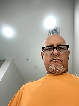 Snapshot of carlospingalinda chatting on October 1, 2025, 9:43 pm carlospingalinda online show from October 1, 2025, 9:43 pm