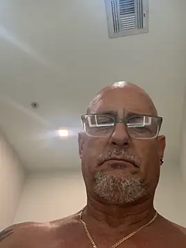 Snapshot of carlospingalinda chatting on October 2, 2025, 10:39 pm carlospingalinda online show from October 2, 2025, 10:39 pm