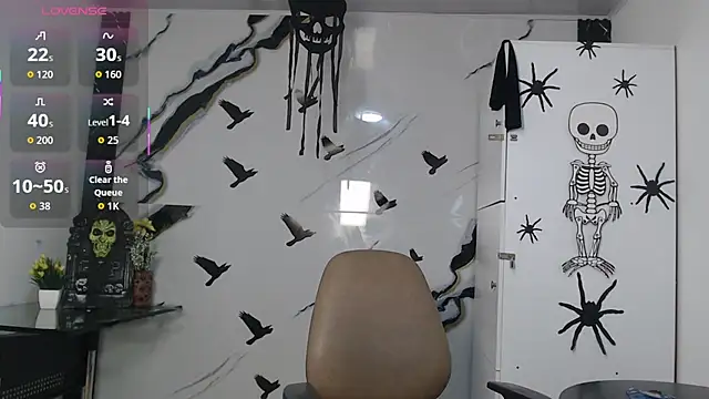 esmeralda-bk online show from October 23, 2025, 9:35 pm