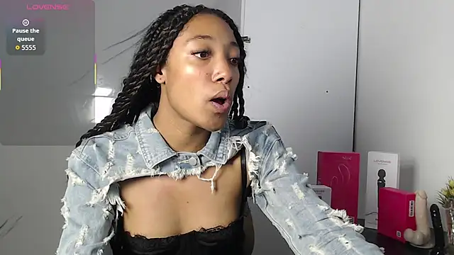 esmeralda-bk online show from November 11, 2025, 10:43 pm