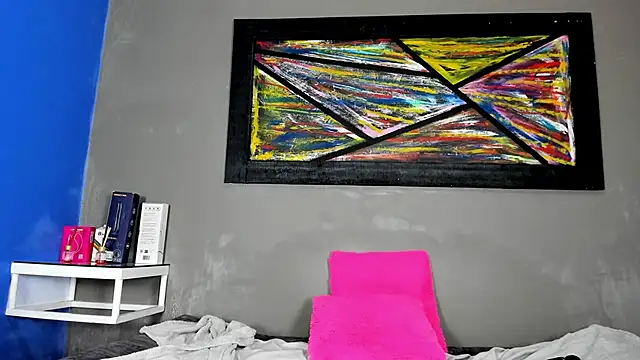 Charlotte curvy  online show from April 1, 2026, 2:56 am