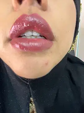 Snapshot of zahra_Jalid chatting on February 1, 2026, 11:03 pm zahra Jalid online show from February 1, 2026, 11:03 pm