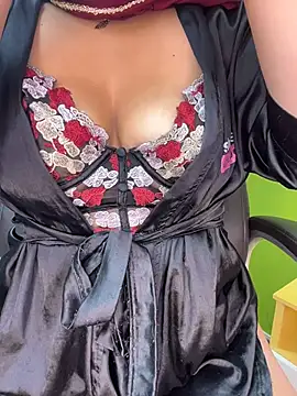 Snapshot of zahra_Jalid chatting on February 8, 2026, 12:25 am zahra Jalid online show from February 8, 2026, 12:25 am