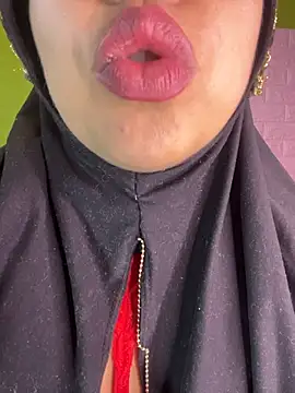 Snapshot of zahra_Jalid chatting on February 27, 2026, 12:10 am zahra Jalid online show from February 27, 2026, 12:10 am