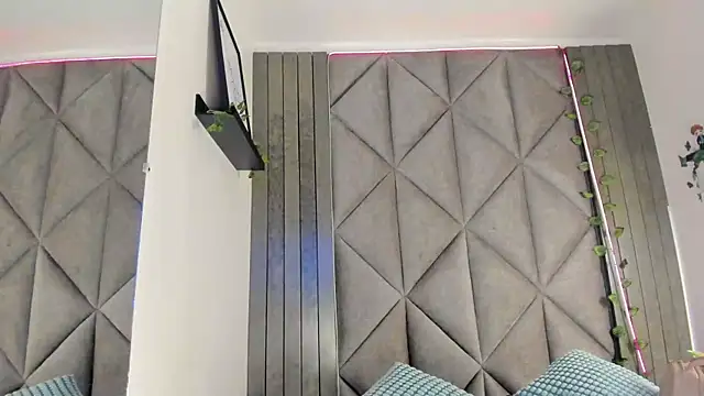 SabrinaSpell  online show from December 14, 2025, 11:48 am