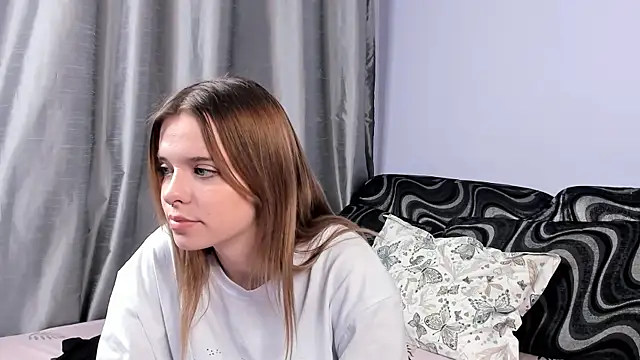 Snapshot of MonaClive chatting on January 23, 2025, 7:32 am MonaClive online show from January 23, 2025, 7:32 am