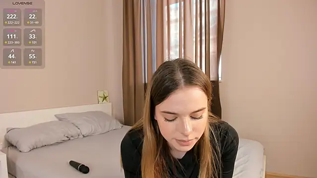 Snapshot of MonaClive chatting on February 7, 2025, 10:29 am MonaClive online show from February 7, 2025, 10:29 am