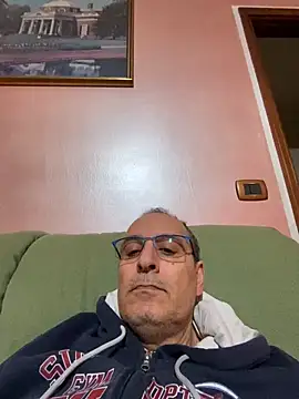 Snapshot of sempreilmio2 chatting on January 24, 2025, 6:04 pm sempreilmio2 online show from January 24, 2025, 6:04 pm