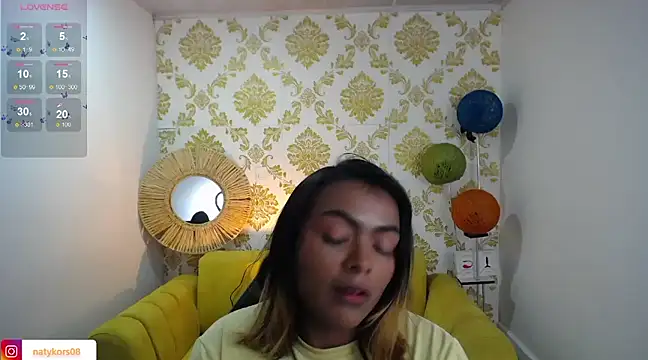 Snapshot of madelein_m chatting on February 22, 2025, 6:19 pm madelein m online show from February 22, 2025, 6:19 pm