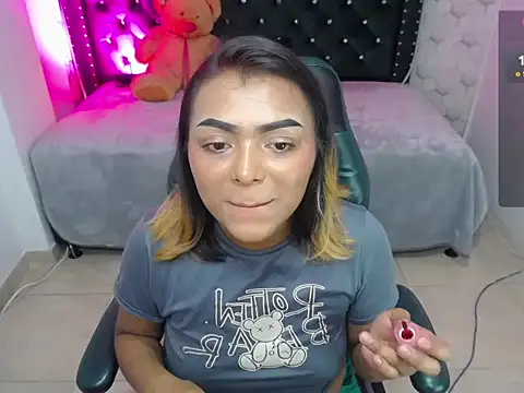 Snapshot of madelein_m chatting on February 24, 2025, 7:19 pm madelein m online show from February 24, 2025, 7:19 pm