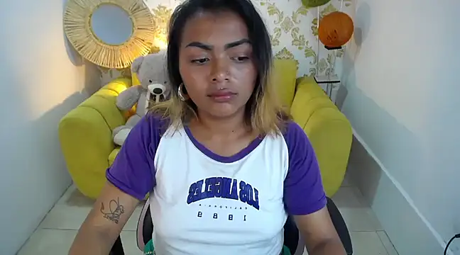 Snapshot of madelein_m chatting on February 28, 2025, 10:28 pm madelein m online show from February 28, 2025, 10:28 pm