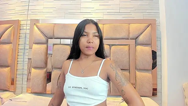 Snapshot of pocahontas_pow chatting on May 25, 2026, 11:49 am pocahontas pow online show from May 25, 2026, 11:49 am