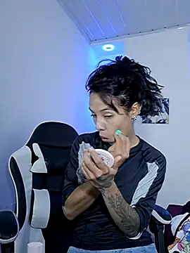 Snapshot of Miss_sparkle00 chatting on February 4, 2026, 8:14 pm Miss sparkle00 online show from February 4, 2026, 8:14 pm