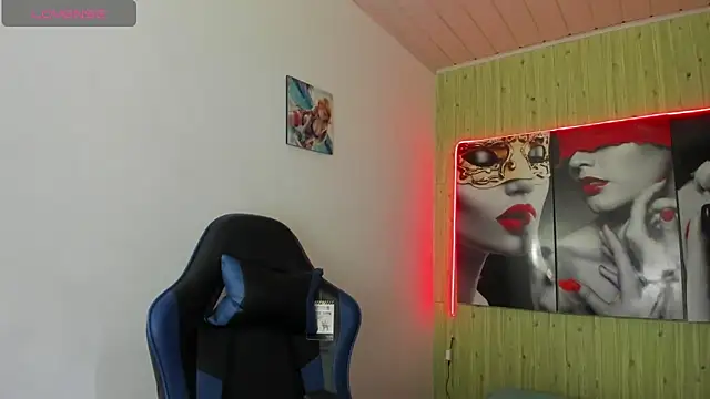 Snapshot of Miss_sparkle00 chatting on February 25, 2026, 7:45 pm Miss sparkle00 online show from February 25, 2026, 7:45 pm