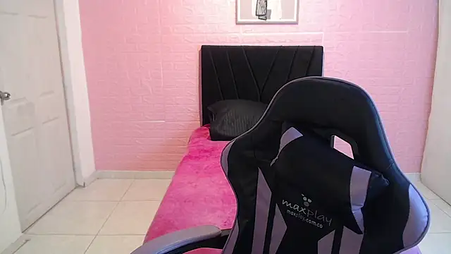 DULCE1609 online show from April 17, 2026, 8:23 pm