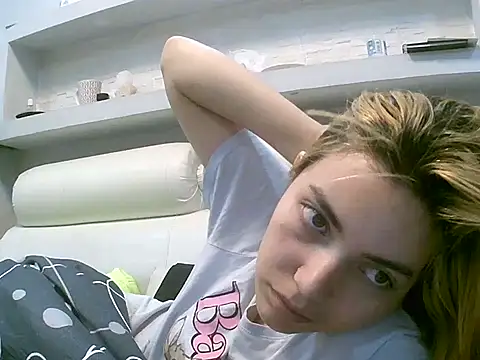 Snapshot of VittoriaTaylor chatting on October 12, 2025, 12:31 am VittoriaTaylor online show from October 12, 2025, 12:31 am