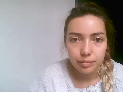 Snapshot of VittoriaTaylor chatting on March 24, 2026, 3:28 pm VittoriaTaylor online show from March 24, 2026, 3:28 pm