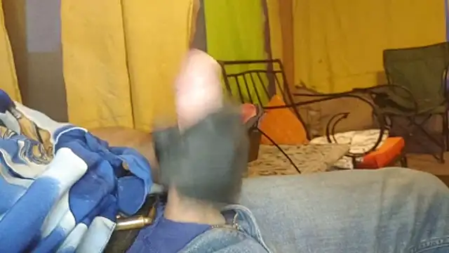 Snapshot of bwcbeat83 chatting on February 13, 2026, 1:23 am bwcbeat83 online show from February 13, 2026, 1:23 am