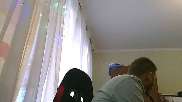 Snapshot of HunterOnBoobs chatting on February 24, 2025, 12:59 pm HunterOnBoobs online show from February 24, 2025, 12:59 pm