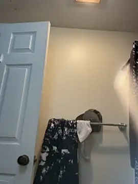 hornycouple818 online show from February 9, 2026, 2:43 pm