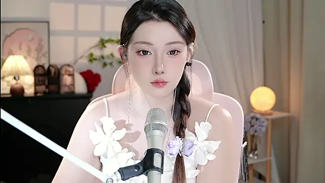 Dou-Dou-er online show from October 7, 2025, 12:02 pm