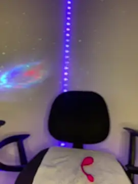 Snapshot of vane_foxxx chatting on February 17, 2025, 9:03 am vane foxxx online show from February 17, 2025, 9:03 am