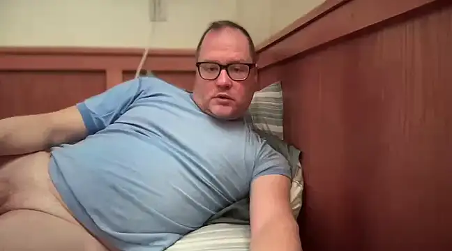 Snapshot of __DR3W__ chatting on February 16, 2025, 4:42 pm DR3W online show from February 16, 2025, 4:42 pm