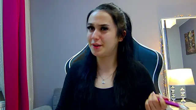 Snapshot of Eva_Lovvia_ chatting on March 5, 2025, 1:10 am Eva Lovvia  online show from March 5, 2025, 1:10 am