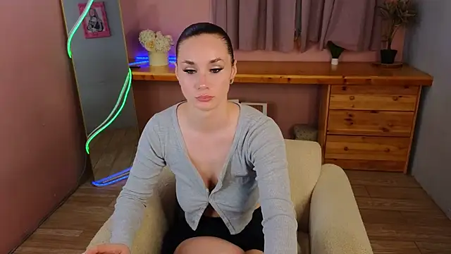 too sexxxy online show from May 17, 2026, 3:08 pm