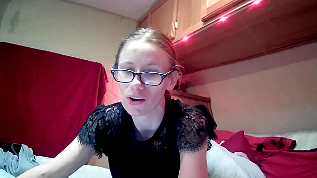 Snapshot of VibeyLovers chatting on February 19, 2025, 6:00 pm VibeyLovers online show from February 19, 2025, 6:00 pm