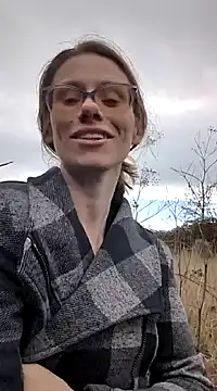 Snapshot of VibeyLovers chatting on February 24, 2025, 9:20 pm VibeyLovers online show from February 24, 2025, 9:20 pm