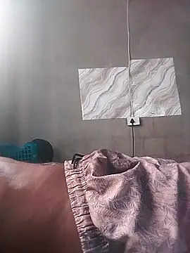 Snapshot of LaneYam chatting on April 15, 2026, 8:10 am LaneYam online show from April 15, 2026, 8:10 am