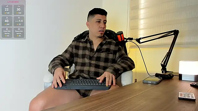 Snapshot of Fraannco chatting on January 28, 2025, 1:59 pm Fraannco online show from January 28, 2025, 1:59 pm