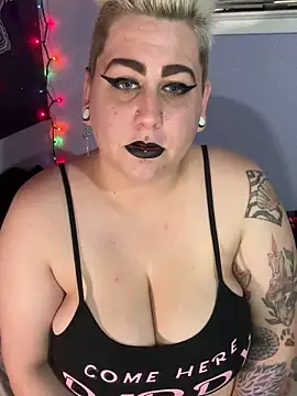 Snapshot of MistressMizfit chatting on January 19, 2025, 6:21 pm MistressMizfit online show from January 19, 2025, 6:21 pm