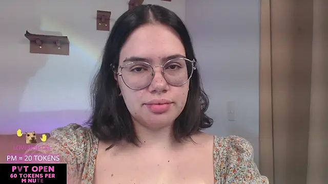 crystalll room online show from May 10, 2026, 12:27 am