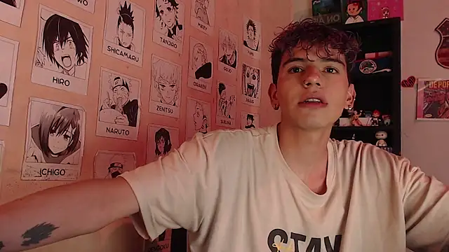 Snapshot of Mickey_Magic chatting on January 21, 2025, 7:15 am Mickey Magic online show from January 21, 2025, 7:15 am