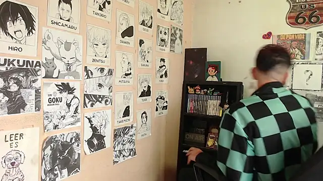 Snapshot of Mickey_Magic chatting on March 8, 2025, 7:27 am Mickey Magic online show from March 8, 2025, 7:27 am