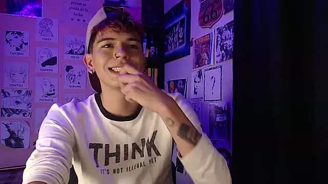 Snapshot of Mickey_Magic chatting on March 18, 2025, 11:09 pm Mickey Magic online show from March 18, 2025, 11:09 pm