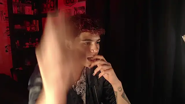 Snapshot of Mickey_Magic chatting on March 20, 2025, 9:04 am Mickey Magic online show from March 20, 2025, 9:04 am