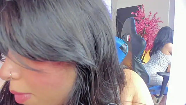 Snapshot of adarna13_ chatting on October 6, 2025, 7:22 pm adarna13  online show from October 6, 2025, 7:22 pm