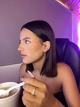 Sofia18 pinkk online show from March 25, 2026, 9:10 pm