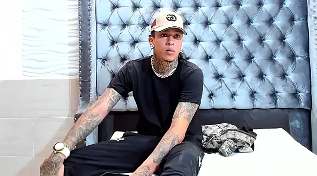 Snapshot of Kenaii_7777 chatting on January 18, 2025, 9:45 am Kenaii 7777 online show from January 18, 2025, 9:45 am