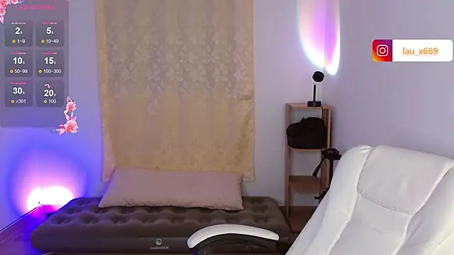 Snapshot of isabella1616 chatting on December 21, 2025, 12:07 am isabella1616 online show from December 21, 2025, 12:07 am