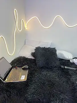 Snapshot of Michell_sr chatting on March 7, 2025, 4:57 am Michell sr online show from March 7, 2025, 4:57 am