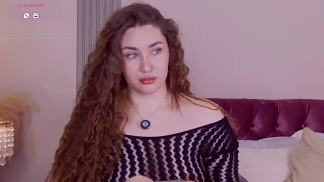 KiraBarlows online show from June 1, 2026, 5:31 am