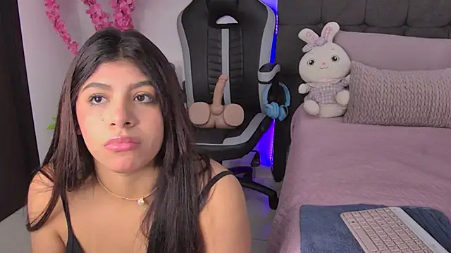 AmandaBrooks 18 online show from November 16, 2025, 10:26 pm