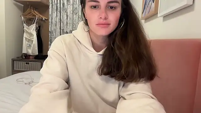 graciesmith27 online show from May 10, 2026, 12:05 am
